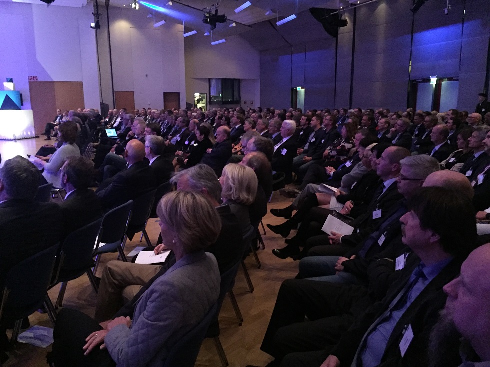 300 participants  of SME Dialogue in Hameln