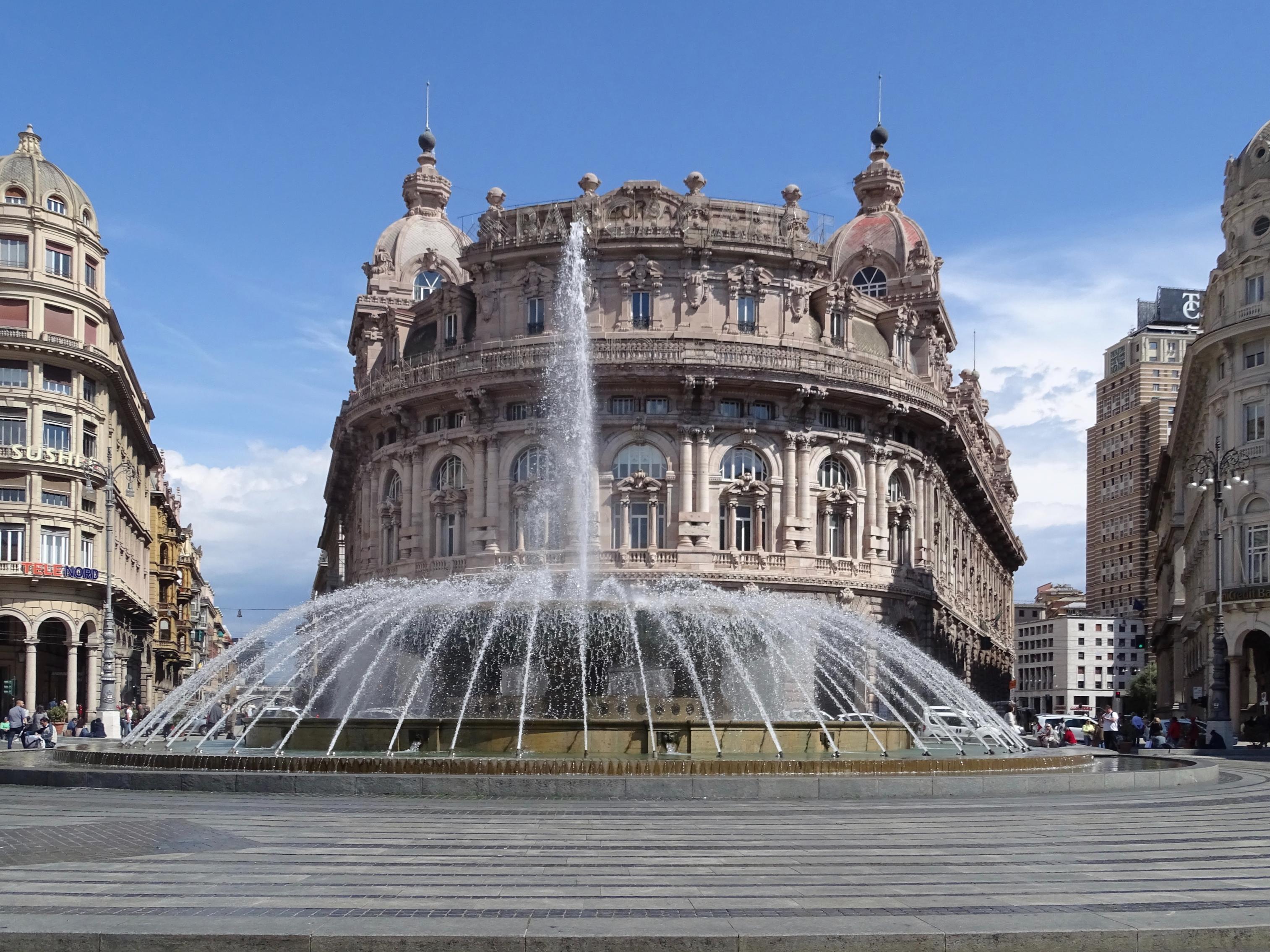 Redesigning touristic offers in Genoa via e-services